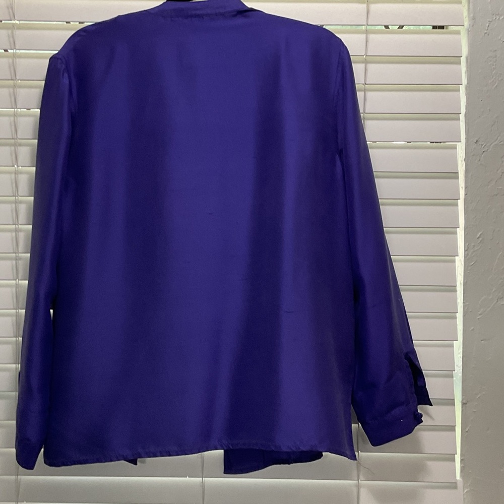 100% Silk Chico's Vibrant Purple vintage Asian inspired embroidered blouse - Picture 3 of 5